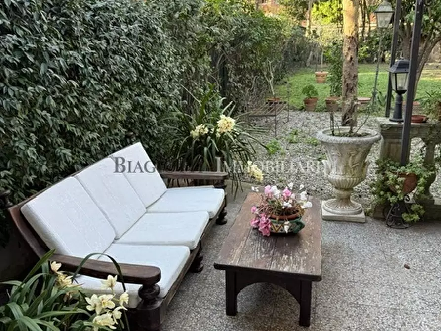 Immagine 10 di Porzione di casa in vendita  a Livorno