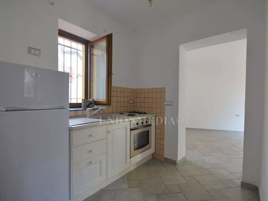 Immagine 4 di Appartamento in vendita  in Viale Giuseppe Mazzini a Sarzana