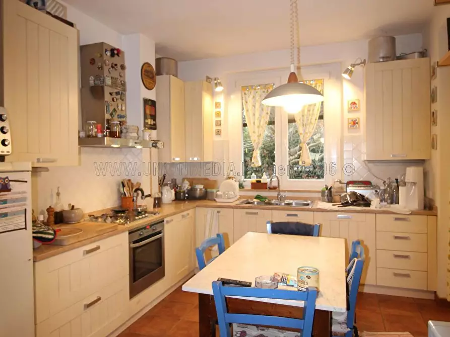 Immagine 5 di Casa indipendente in vendita  a Sarzana