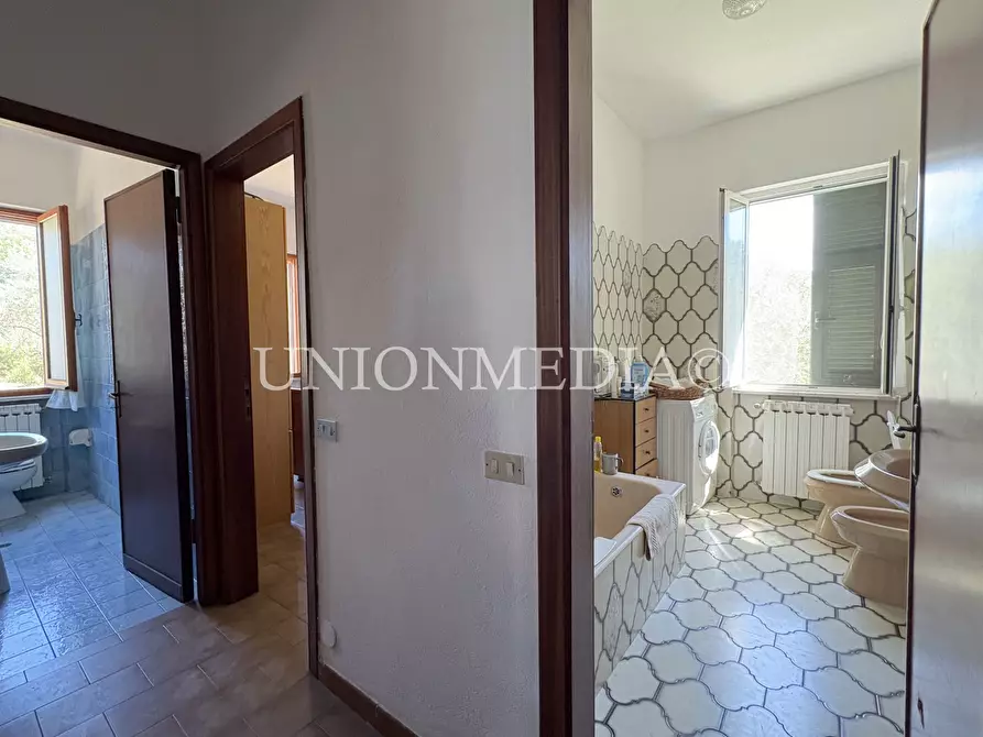 Immagine 11 di Casa indipendente in vendita  in Via Canale a Castelnuovo Magra