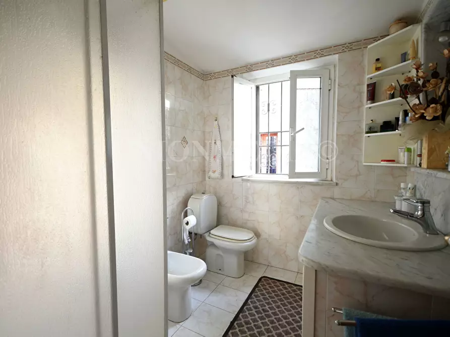 Immagine 30 di Casa semindipendente in vendita  in via paolo diana a Sarzana