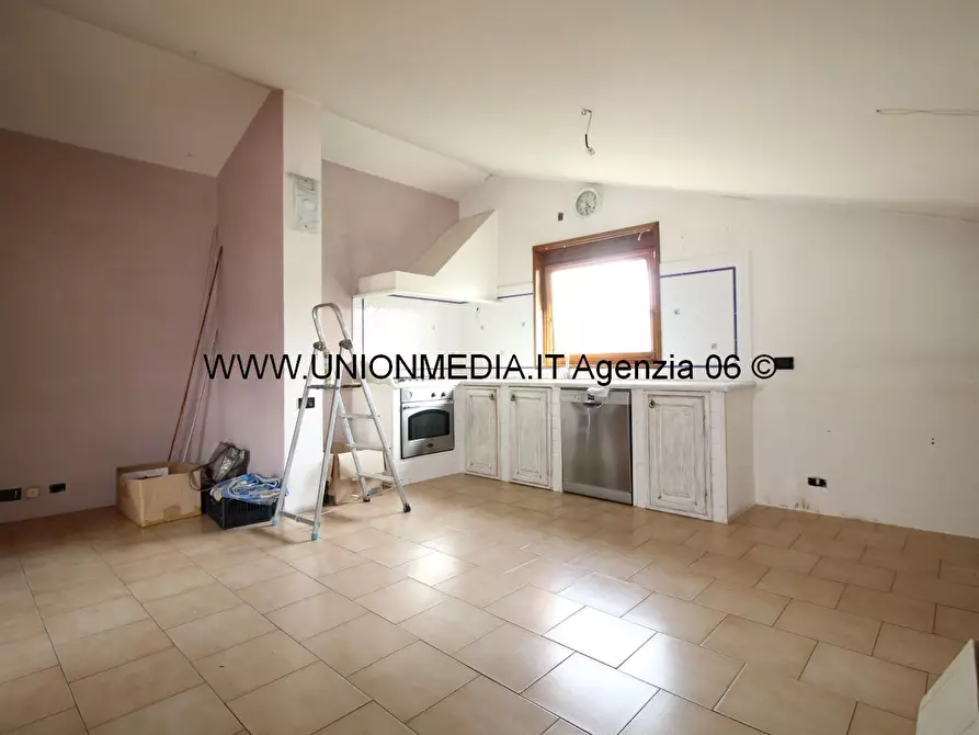 Immagine 2 di Attico in vendita  a Massa