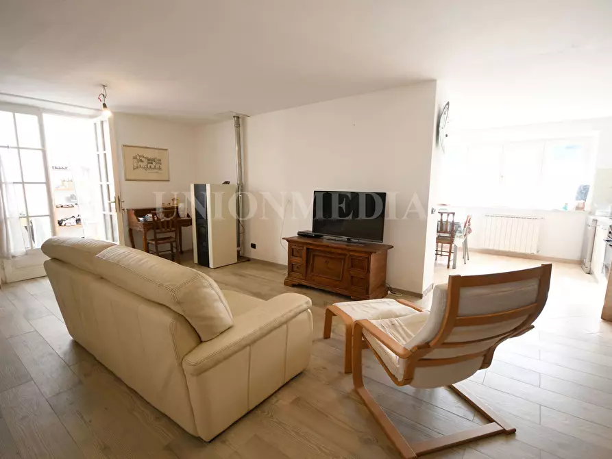 Immagine 1 di Casa semindipendente in vendita  in via triboli a Sarzana