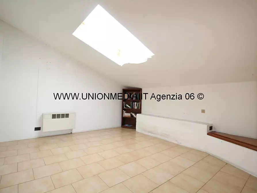 Immagine 12 di Attico in vendita  a Massa