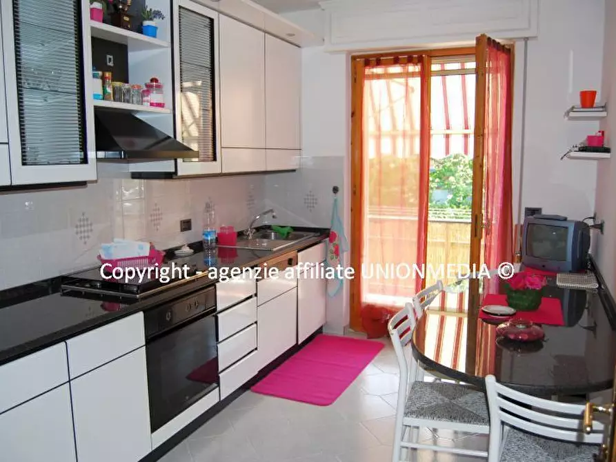 Immagine 12 di Appartamento in vendita  in via bradia a Sarzana