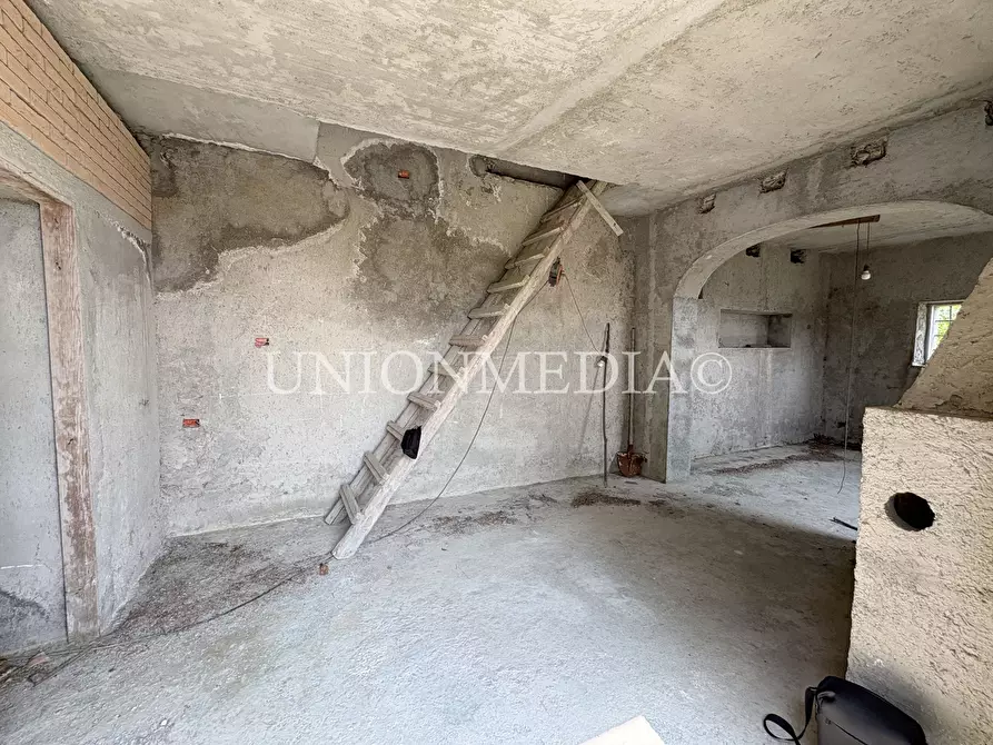 Immagine 19 di Rustico / casale in vendita  in via carignano a Fosdinovo