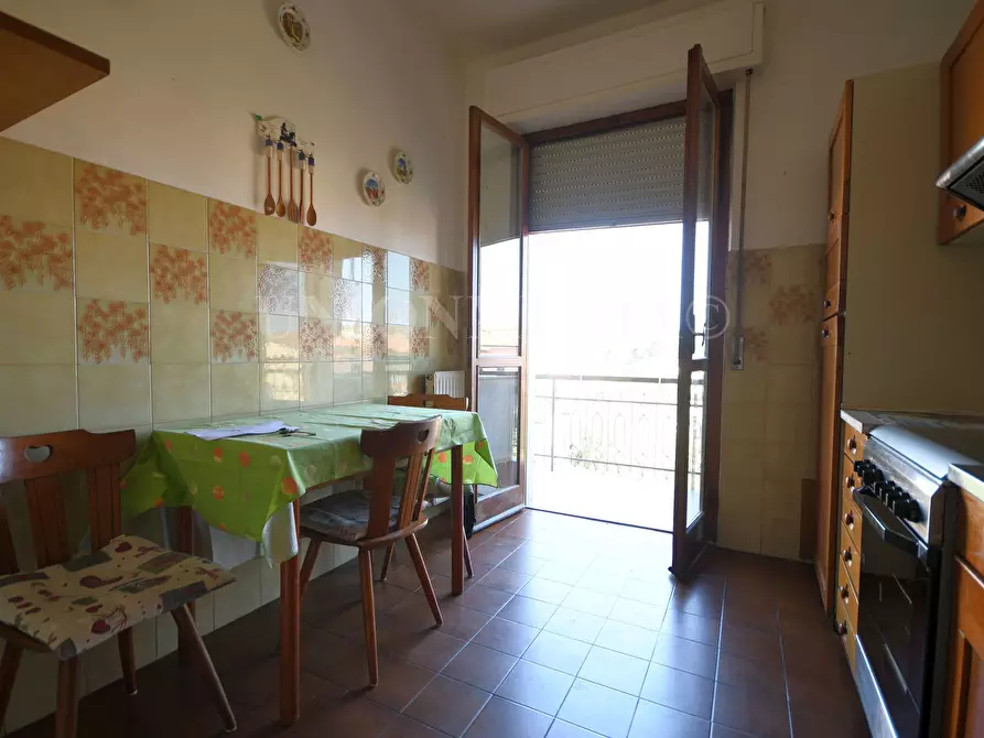 Immagine 5 di Appartamento in vendita  in Via Paolo Diana a Sarzana