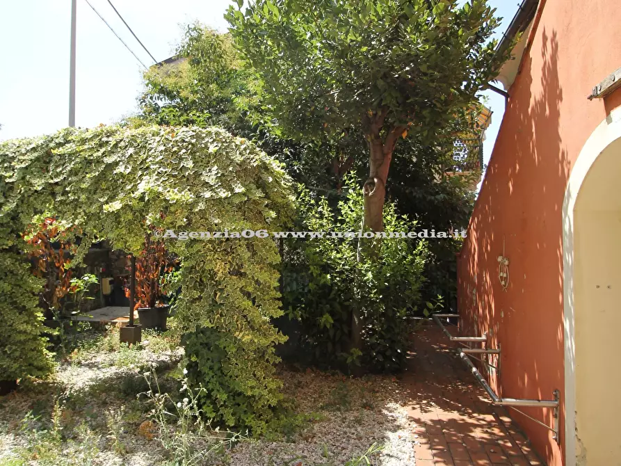 Immagine 35 di Casa semindipendente in vendita  a Sarzana