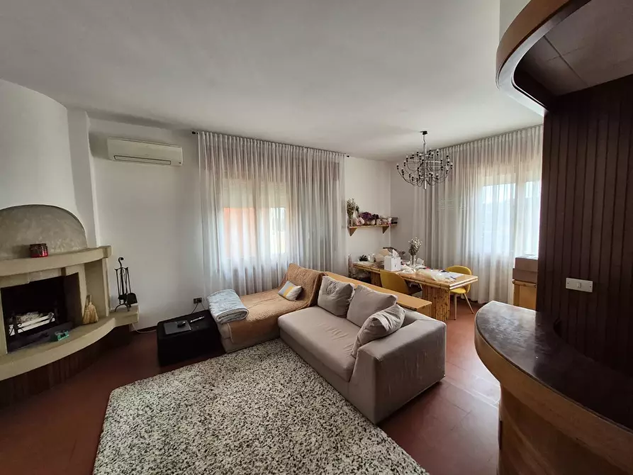 Immagine 2 di Quadrilocale in vendita  in via ugo braschi 36 a Santarcangelo Di Romagna