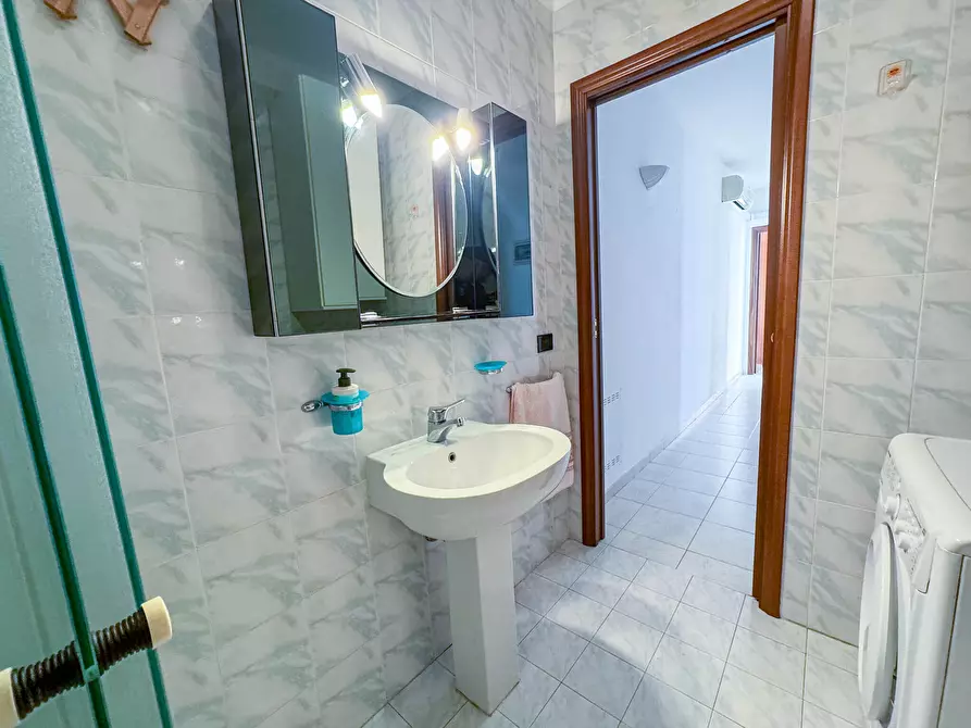 Immagine 13 di Trilocale in vendita  in Via Salvemini 28 a Rimini