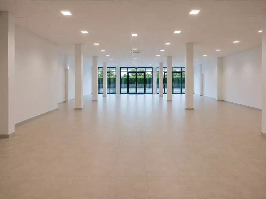 Immagine 19 di Locale commerciale in affitto  in Via Cagnona 743 a Savignano Sul Rubicone