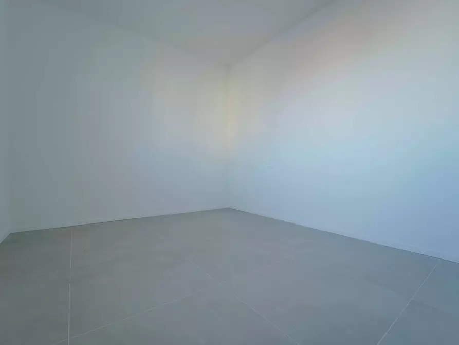 Immagine 8 di Quadrilocale in vendita  in Via Niccolò Tommaseo 100 a Rimini