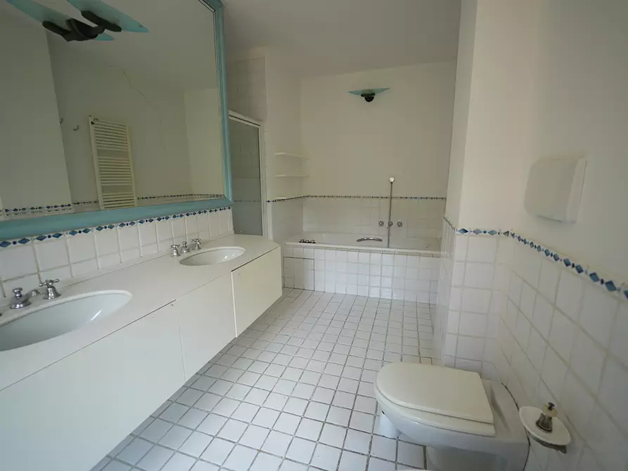 Immagine 45 di Villa in vendita  in Via Molino Ronci 8 a Rimini