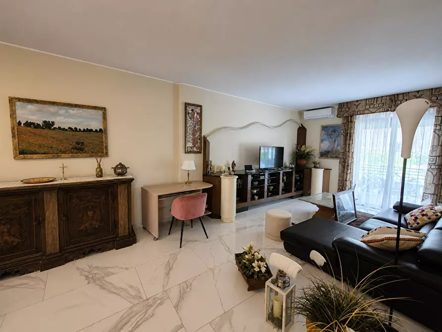 Immagine 6 di Palazzo in vendita  in Via Albio Tibullo 40 a Bellaria-Igea Marina