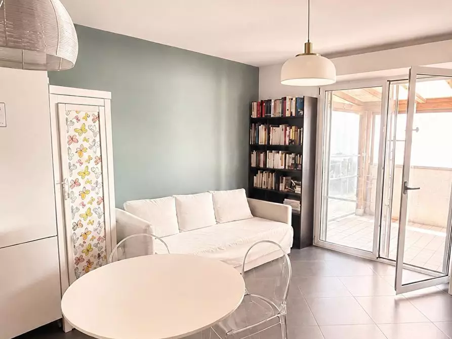 Immagine 1 di Trilocale in vendita  a Rimini
