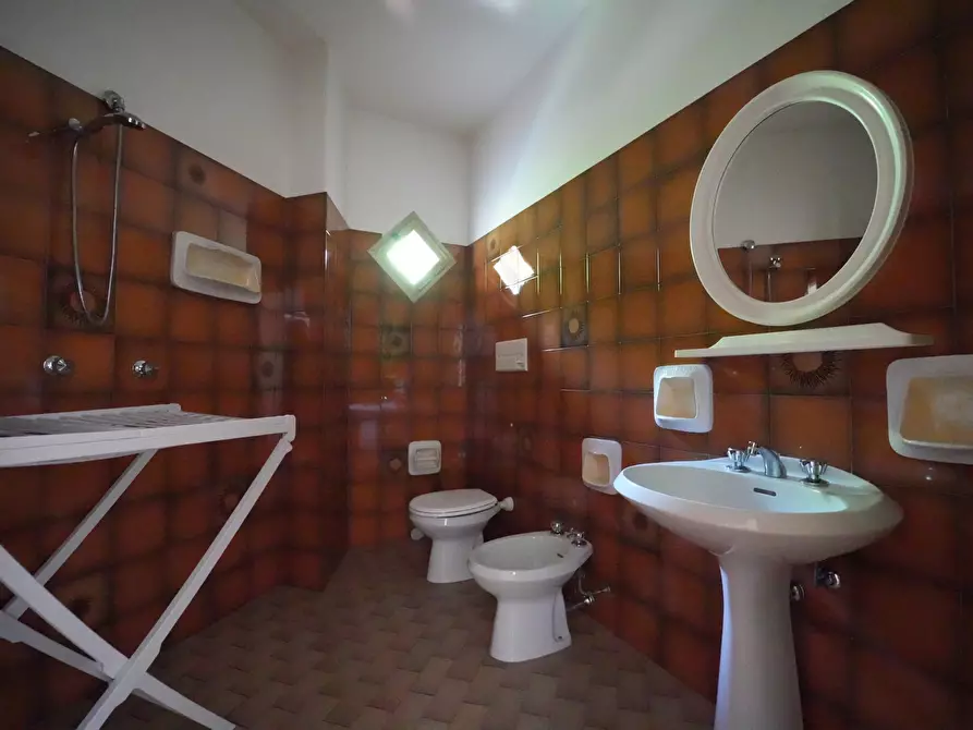 Immagine 10 di Quadrilocale in vendita  in Via C. Pisacane 38 a Cattolica