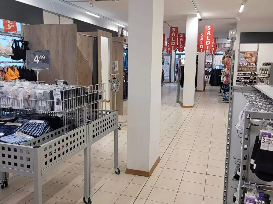 Immagine 9 di Attività commerciale in affitto  in Piazza Europa 24 a Verucchio