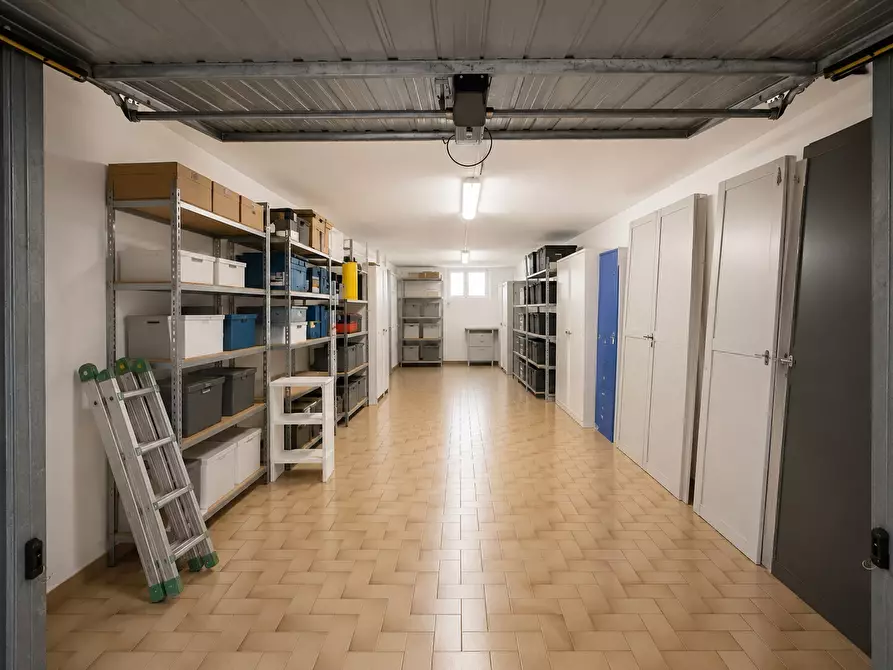 Immagine 38 di Palazzo in vendita  in Via Melozzo da Forlì 36 a Rimini