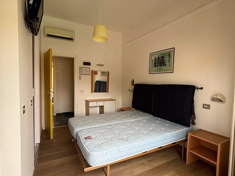 Immagine 4 di Palazzo in vendita  in Viale Don Giovanni Bosco 21 a Rimini