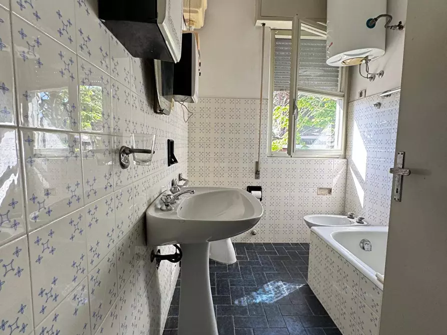 Immagine 37 di Pentalocale in vendita  in Viale Romagna 25 a Cervia