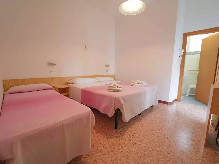 Immagine 28 di Palazzo in vendita  in Via Publio Virgilio Marone a Bellaria-Igea Marina