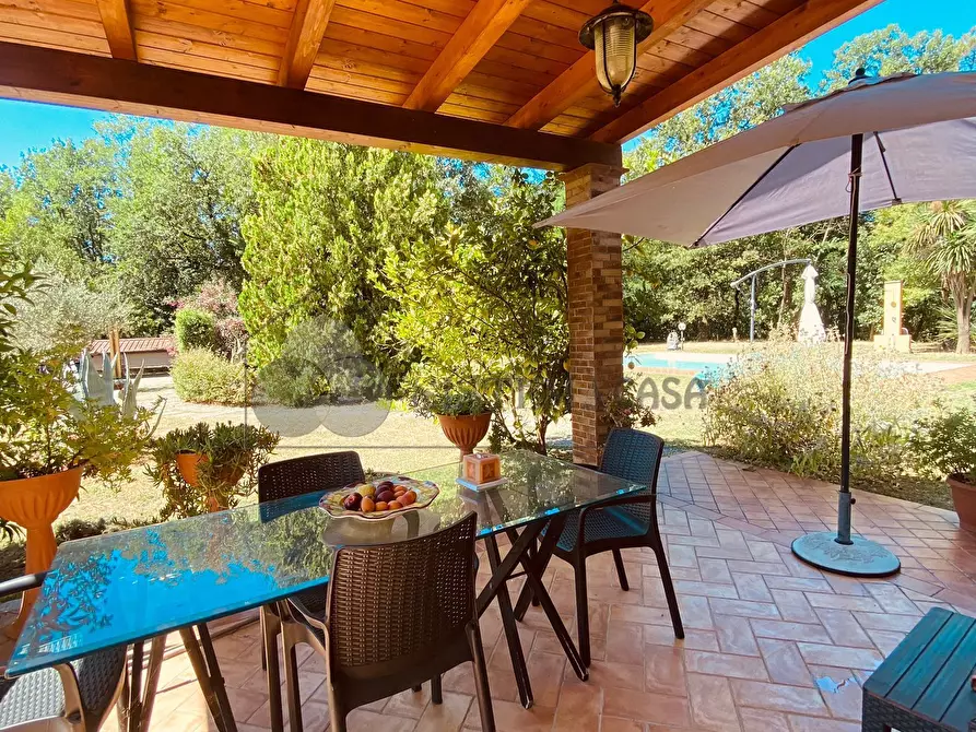 Immagine 25 di Villa in vendita  a Castelnuovo Magra