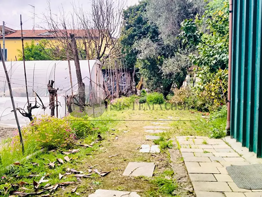 Immagine 8 di Porzione di casa in vendita  in Via della Crociata snc a Sarzana