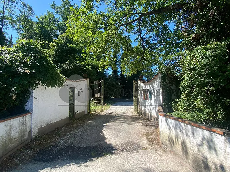 Immagine 60 di Villa in vendita  a Castelnuovo Magra