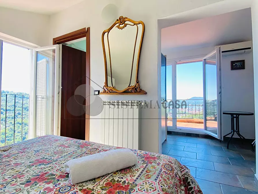 Immagine 29 di Villa in vendita  in Via Fratelli Aristide e Alduino Castellini 8 a Vezzano Ligure