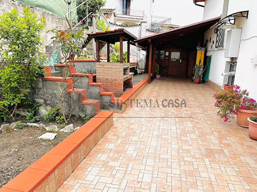 Immagine 46 di Villa in vendita  in Via 1º Maggio 12 a Follo