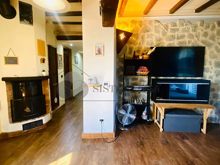 Immagine 18 di Porzione di casa in vendita  in Via Stazione 25 a Follo