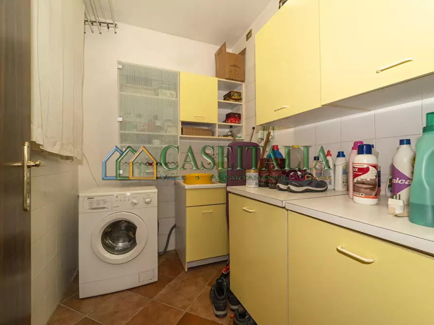 Immagine 35 di Villa in vendita  in Piazza Stazione 2 a Rosta