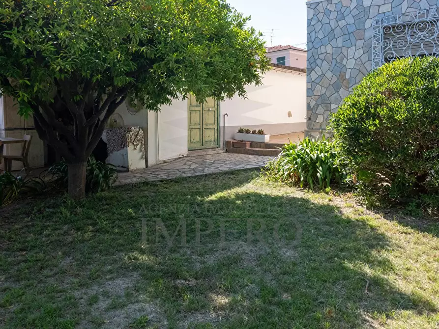 Immagine 11 di Quadrilocale in vendita  in Via San Eugenio 7 a Diano Castello