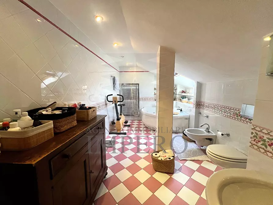 Immagine 33 di Pentalocale in vendita  in Corso Vittorio Emanuele 236 a Camporosso