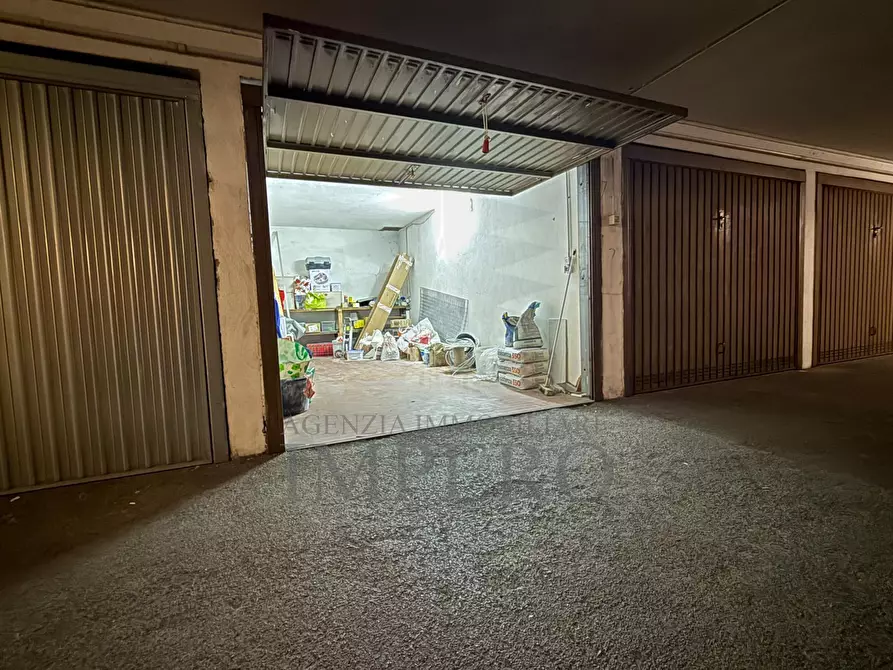 Immagine 2 di Garage in vendita  in Corso Genova 50 a Ventimiglia