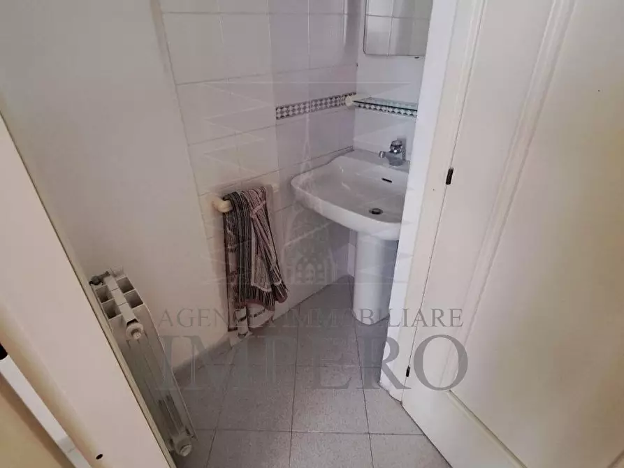 Immagine 7 di Locale commerciale in vendita  in Via Colonnello Aprosio 105 a Vallecrosia