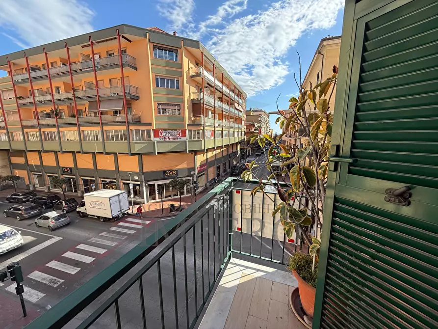 Immagine 20 di Pentalocale in vendita  in Corso Genova 1/A a Ventimiglia