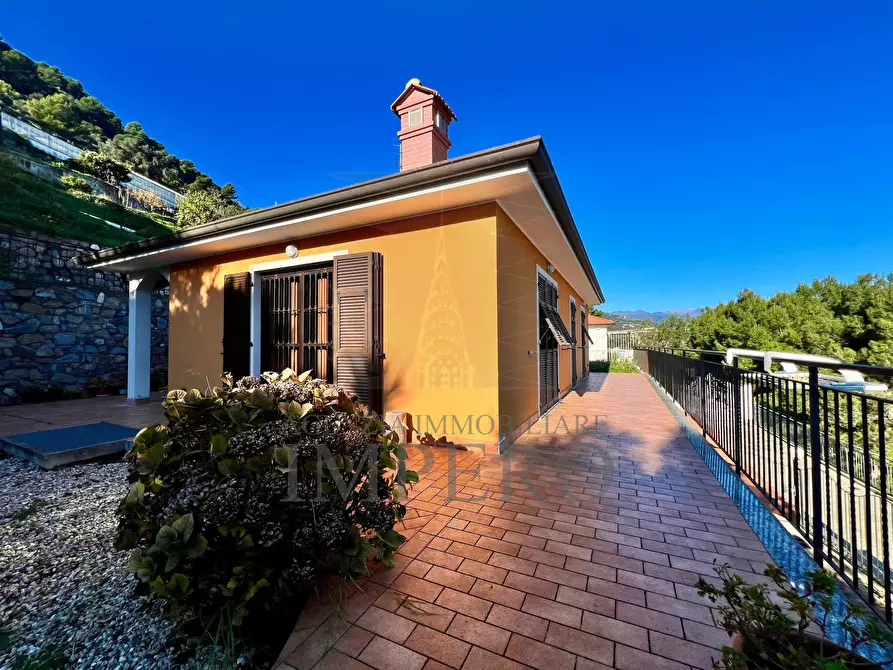 Immagine 1 di Villa in vendita  in Corso della Repubblica a Camporosso