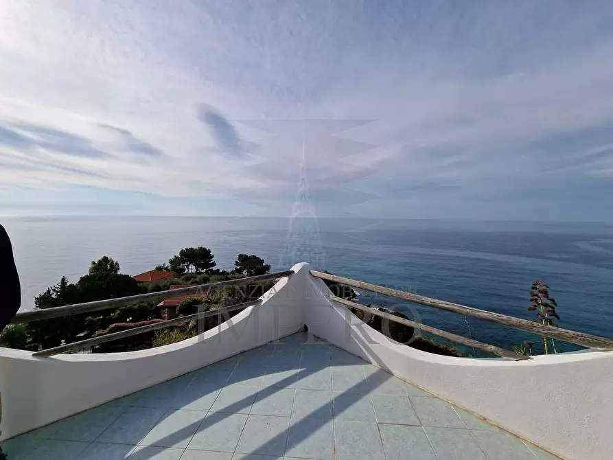 Immagine 20 di Villa in vendita  in Corso Mentone 2 a Ventimiglia