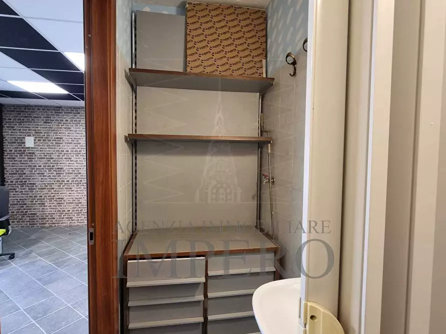 Immagine 6 di Locale commerciale in vendita  in Via San Secondo 35D a Ventimiglia