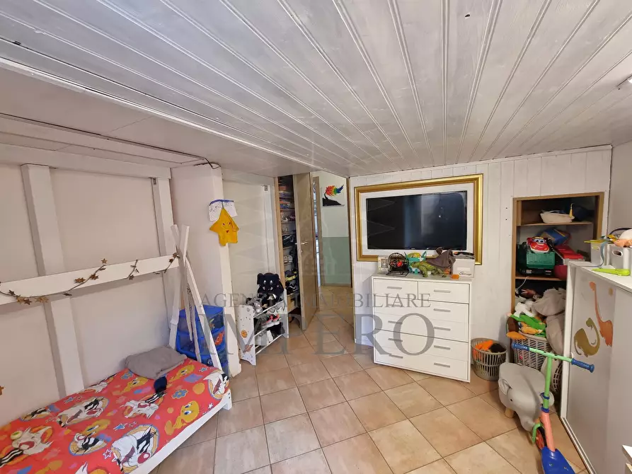 Immagine 10 di Trilocale in vendita  in Via Tenda 6 a Ventimiglia