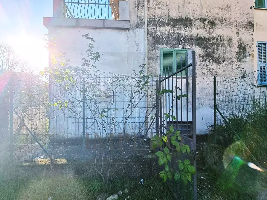 Immagine 15 di Bilocale in vendita  in Piazza Madonna 1 a Camporosso