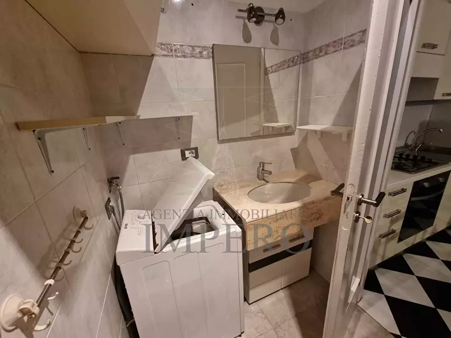 Immagine 11 di Bilocale in vendita  in Via Matteotti 3 a Ventimiglia