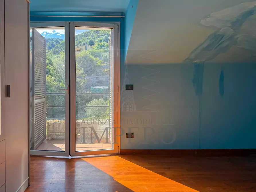 Immagine 12 di Pentalocale in vendita  in Località Gray 14 a Camporosso