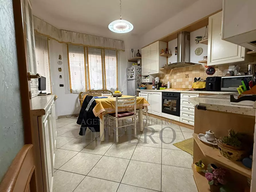 Immagine 6 di Quadrilocale in vendita  in Via Martiri della Liberta 9 a Ventimiglia