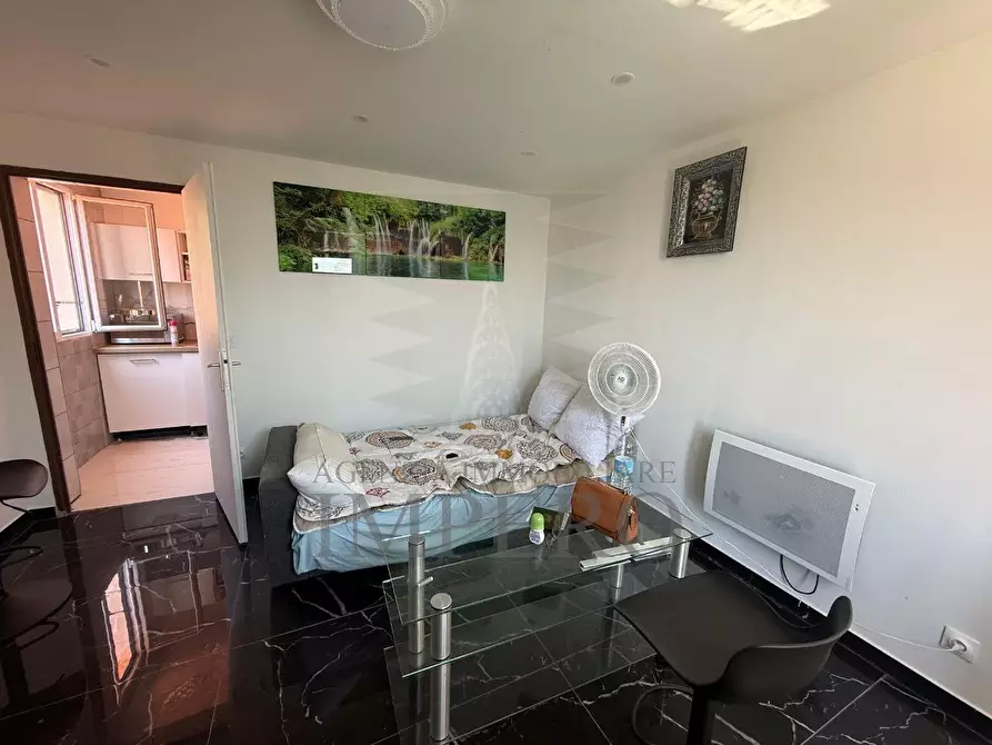 Immagine 2 di Bilocale in vendita  in Via Anacleto Hughes 79 a Ventimiglia
