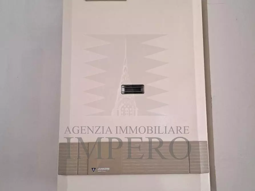 Immagine 3 di Locale commerciale in vendita  in Via Colonnello Aprosio 105 a Vallecrosia