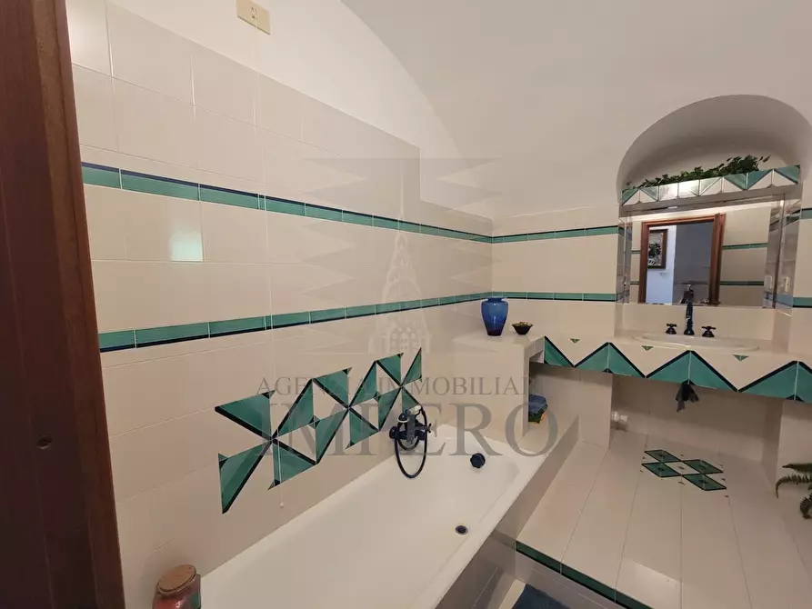 Immagine 41 di Villa in vendita  in Via alle Ville 12 a Ventimiglia