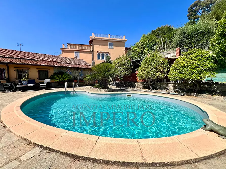 Immagine 12 di Villa in vendita  in Via delle Ginestre 8 a Ventimiglia