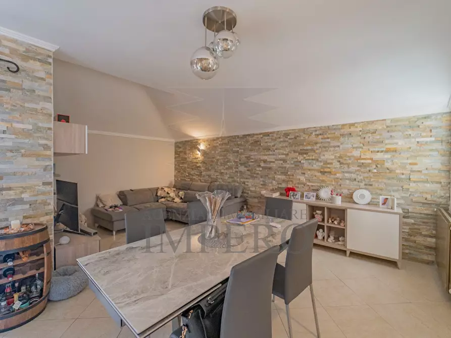 Immagine 1 di Pentalocale in vendita  in Piazza San Bartolomeo 3 a Ventimiglia